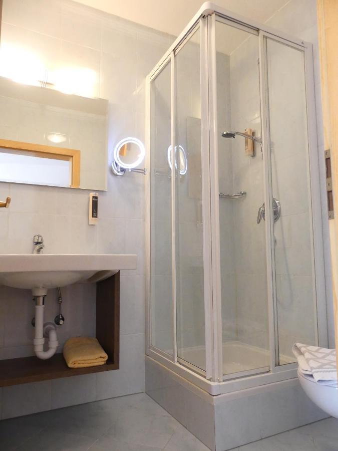 Garni Hotel Dorothea ติโรโล ภายนอก รูปภาพ