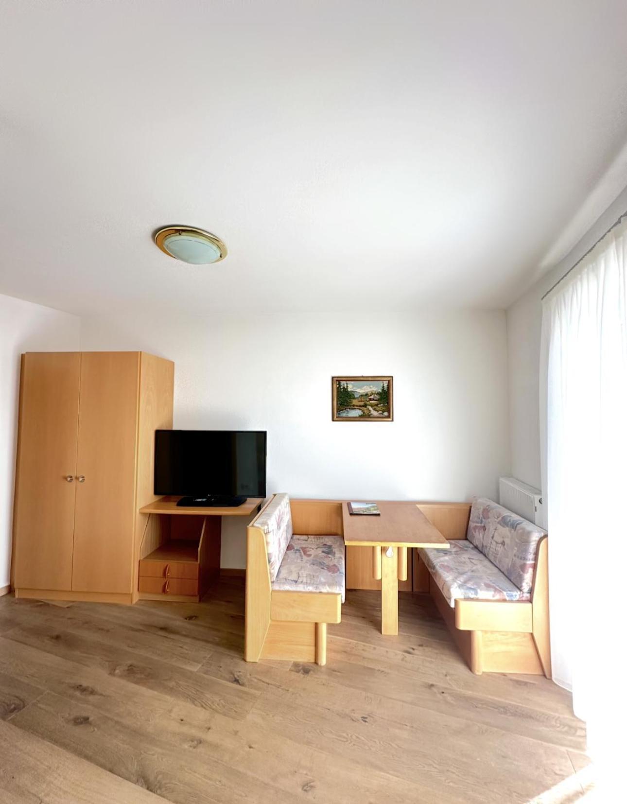 Garni Hotel Dorothea ติโรโล ภายนอก รูปภาพ