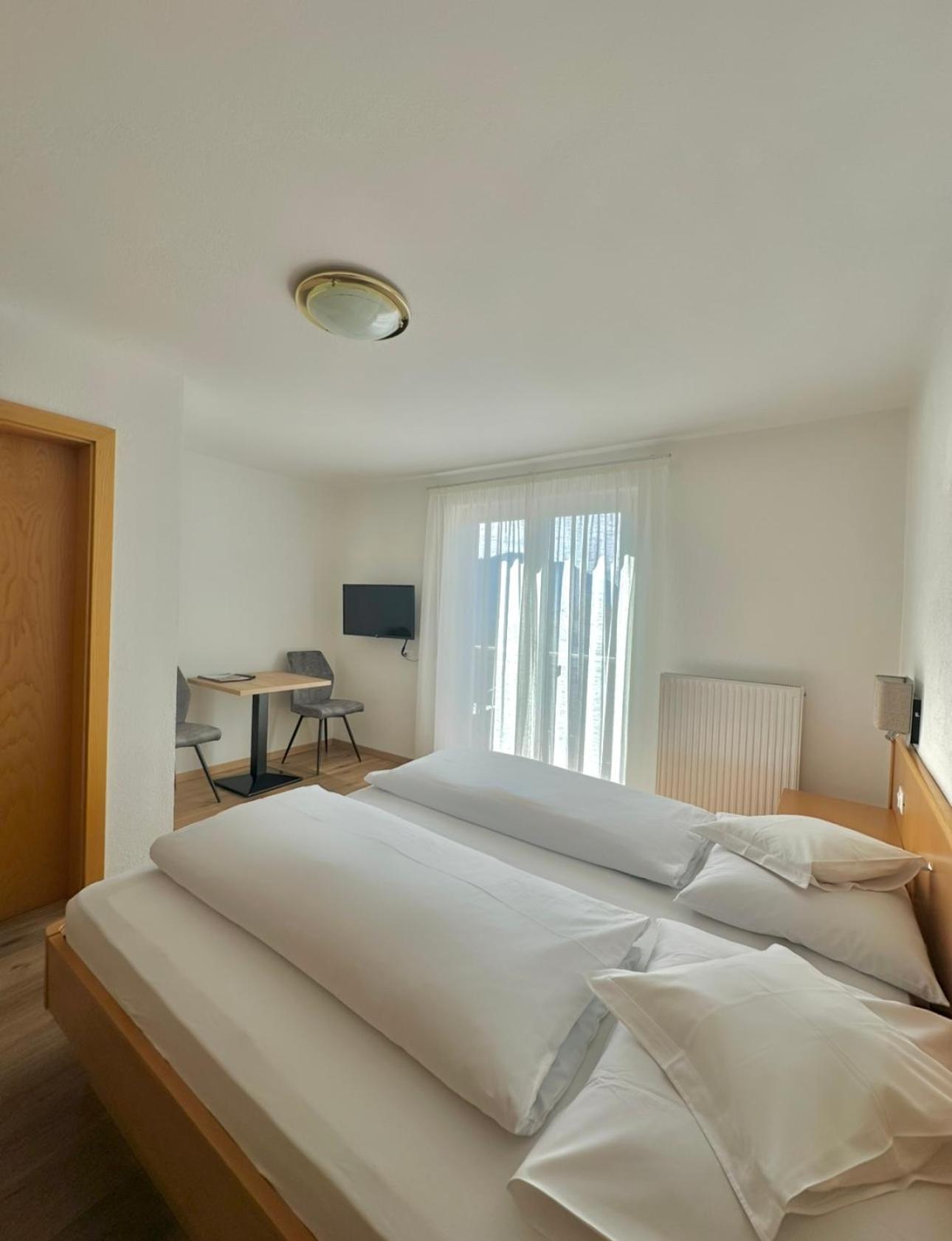 Garni Hotel Dorothea ติโรโล ภายนอก รูปภาพ