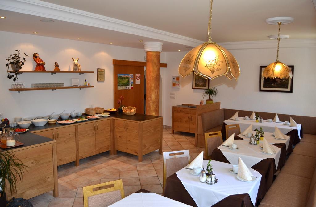 Garni Hotel Dorothea ติโรโล ภายนอก รูปภาพ